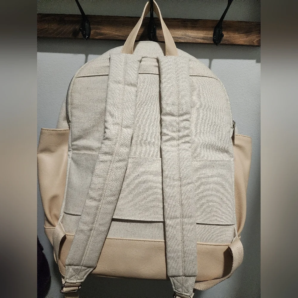 Beis Beige Travel Backpack Like New - Picture 4 of 4